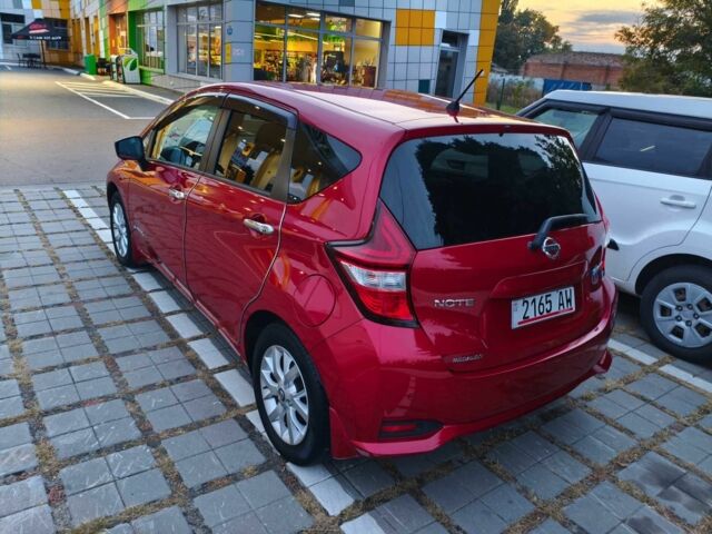 Ніссан Ноут 2019 у Києві на Automoto.ua Червоний Ніссан Ноут, об'ємом двигуна 1.2 л та пробігом 80 тис. км за 13400 $, фото 5 на Automoto.ua