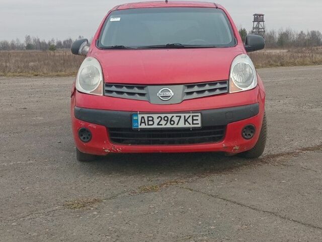 Красный Ниссан Ноут, объемом двигателя 1.4 л и пробегом 290 тыс. км за 2500 $, фото 1 на Automoto.ua