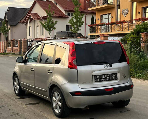 Ниссан Ноут, объемом двигателя 1.6 л и пробегом 253 тыс. км за 6000 $, фото 3 на Automoto.ua