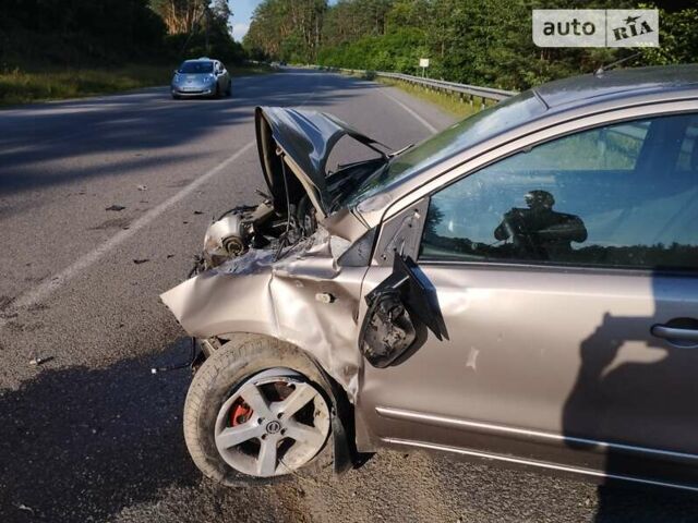 Ніссан Ноут, об'ємом двигуна 1.5 л та пробігом 200 тис. км за 1900 $, фото 2 на Automoto.ua