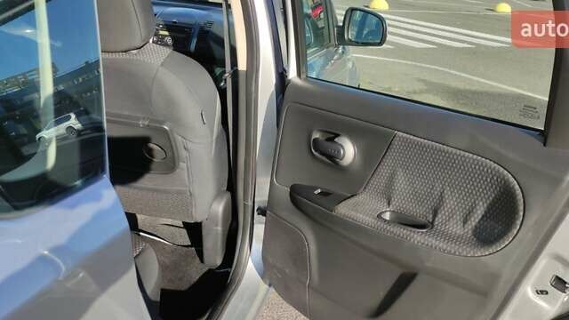 Ниссан Ноут, объемом двигателя 1.4 л и пробегом 215 тыс. км за 5100 $, фото 34 на Automoto.ua
