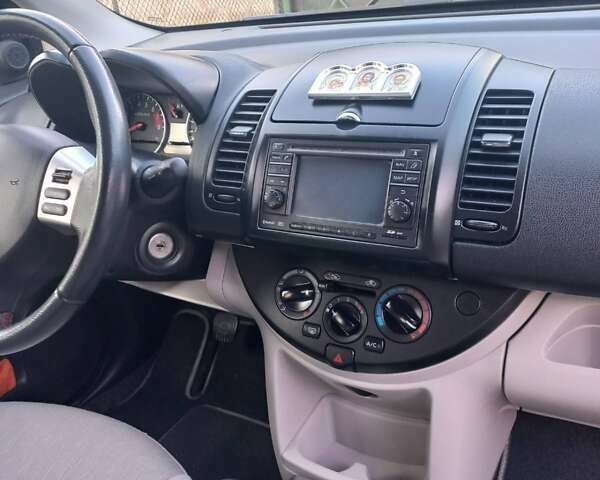 Ниссан Ноут, объемом двигателя 1.6 л и пробегом 244 тыс. км за 7200 $, фото 2 на Automoto.ua