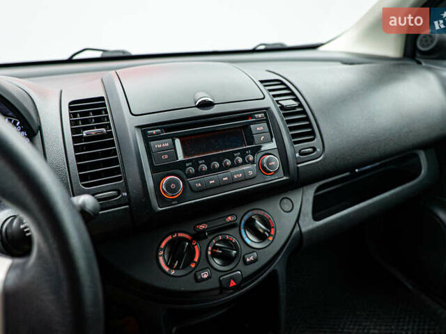 Ниссан Ноут, объемом двигателя 1.6 л и пробегом 122 тыс. км за 5430 $, фото 15 на Automoto.ua