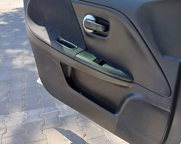 Ниссан Ноут, объемом двигателя 1.39 л и пробегом 117 тыс. км за 5700 $, фото 11 на Automoto.ua