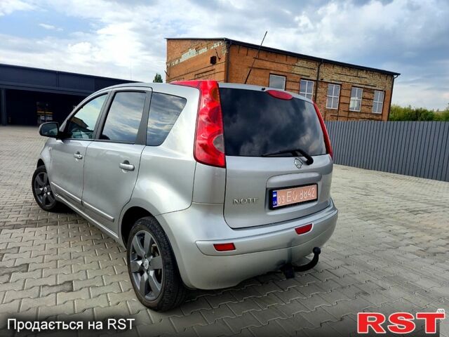 Ниссан Ноут, объемом двигателя 1.6 л и пробегом 170 тыс. км за 5999 $, фото 5 на Automoto.ua