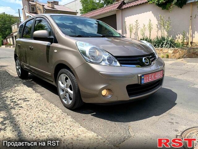 Ниссан Ноут, объемом двигателя 1.6 л и пробегом 200 тыс. км за 7700 $, фото 1 на Automoto.ua