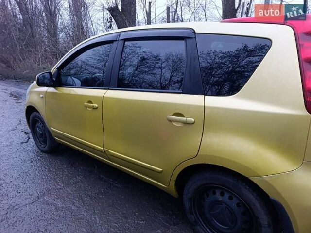 Желтый Ниссан Ноут, объемом двигателя 1.39 л и пробегом 232 тыс. км за 4300 $, фото 2 на Automoto.ua