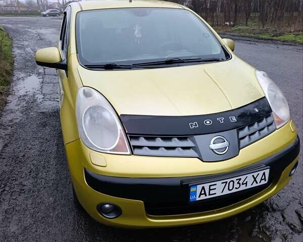 Желтый Ниссан Ноут, объемом двигателя 1.39 л и пробегом 232 тыс. км за 4300 $, фото 4 на Automoto.ua