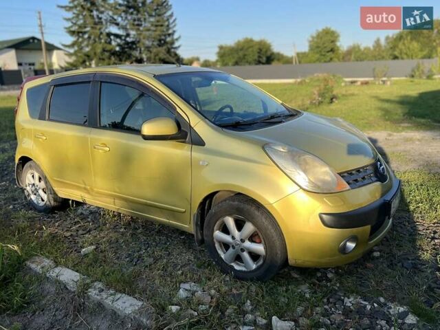Желтый Ниссан Ноут, объемом двигателя 1.6 л и пробегом 232 тыс. км за 5000 $, фото 2 на Automoto.ua