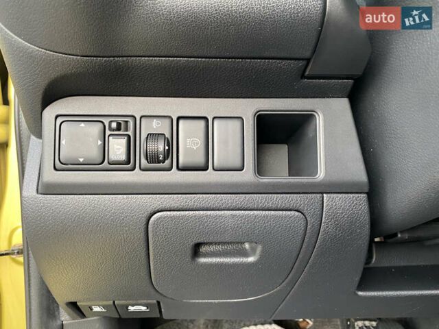 Ніссан Ноут 2006 у Києві на Automoto.ua Жовтий Ніссан Ноут, об'ємом двигуна 1.6 л та пробігом 232 тис. км за 5400 $, фото 41 на Automoto.ua