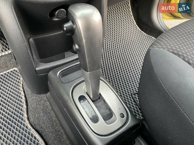 Ніссан Ноут 2006 у Києві на Automoto.ua Жовтий Ніссан Ноут, об'ємом двигуна 1.6 л та пробігом 232 тис. км за 5400 $, фото 45 на Automoto.ua