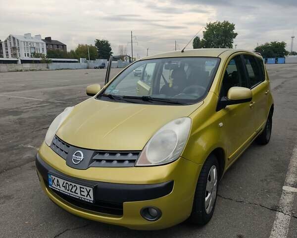 Желтый Ниссан Ноут, объемом двигателя 1.39 л и пробегом 180 тыс. км за 4000 $, фото 6 на Automoto.ua