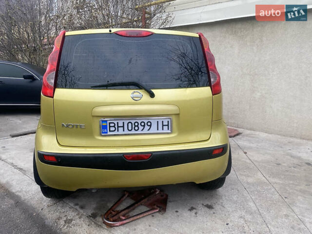 Жовтий Ніссан Ноут, об'ємом двигуна 1.6 л та пробігом 263 тис. км за 4300 $, фото 8 на Automoto.ua