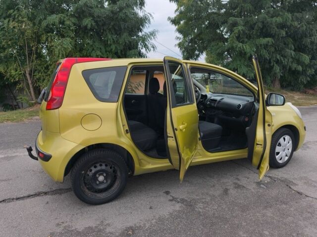 Желтый Ниссан Ноут, объемом двигателя 1.4 л и пробегом 180 тыс. км за 4000 $, фото 6 на Automoto.ua