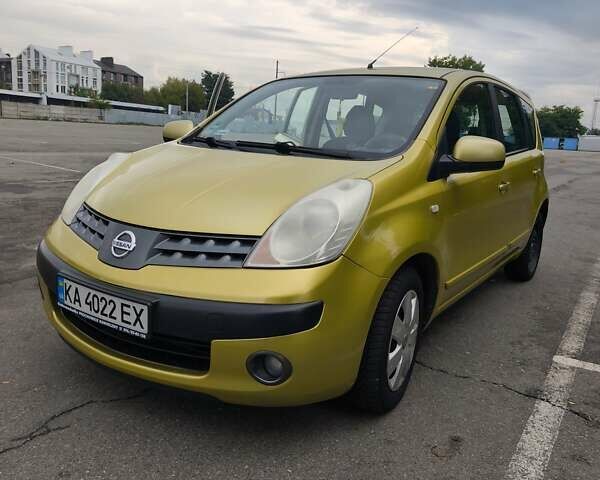 Желтый Ниссан Ноут, объемом двигателя 1.39 л и пробегом 180 тыс. км за 4000 $, фото 4 на Automoto.ua