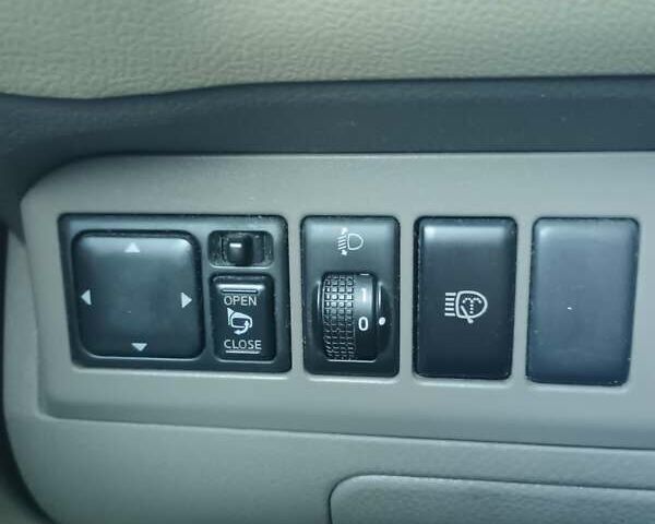 Желтый Ниссан Ноут, объемом двигателя 1.6 л и пробегом 153 тыс. км за 5800 $, фото 9 на Automoto.ua