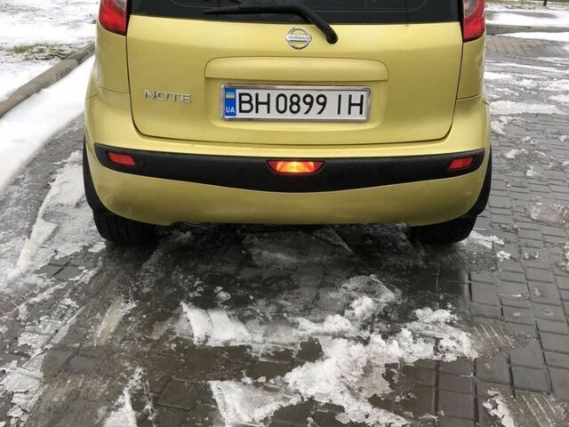 Жовтий Ніссан Ноут, об'ємом двигуна 1.6 л та пробігом 165 тис. км за 4200 $, фото 1 на Automoto.ua