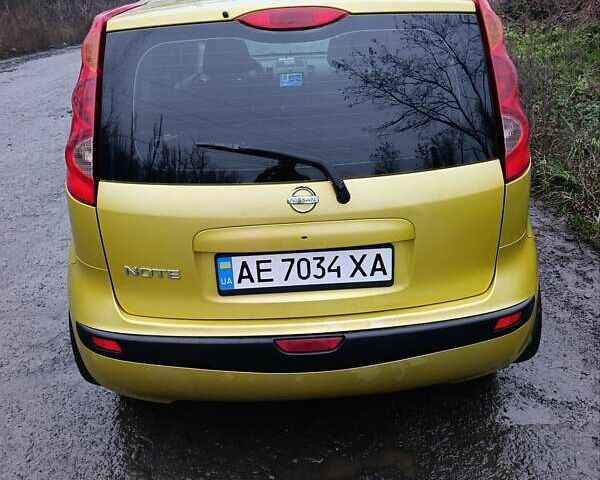 Желтый Ниссан Ноут, объемом двигателя 1.39 л и пробегом 232 тыс. км за 4300 $, фото 1 на Automoto.ua