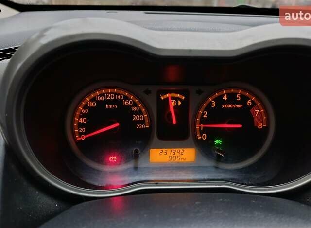 Желтый Ниссан Ноут, объемом двигателя 1.39 л и пробегом 232 тыс. км за 4300 $, фото 6 на Automoto.ua