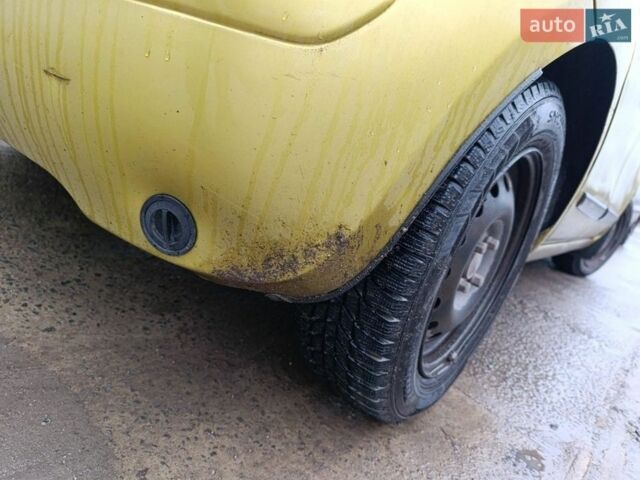 Жовтий Ніссан Ноут, об'ємом двигуна 1.6 л та пробігом 190 тис. км за 5200 $, фото 6 на Automoto.ua