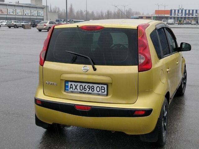 Желтый Ниссан Ноут, объемом двигателя 1.4 л и пробегом 272 тыс. км за 4200 $, фото 4 на Automoto.ua