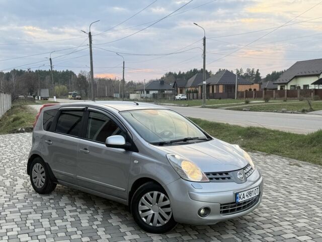 Серый Ниссан Ноут, объемом двигателя 1.6 л и пробегом 250 тыс. км за 5900 $, фото 1 на Automoto.ua