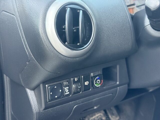 Серый Ниссан Ноут, объемом двигателя 1.6 л и пробегом 250 тыс. км за 5900 $, фото 6 на Automoto.ua