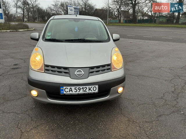 Сірий Ніссан Ноут, об'ємом двигуна 1.6 л та пробігом 131 тис. км за 6200 $, фото 2 на Automoto.ua