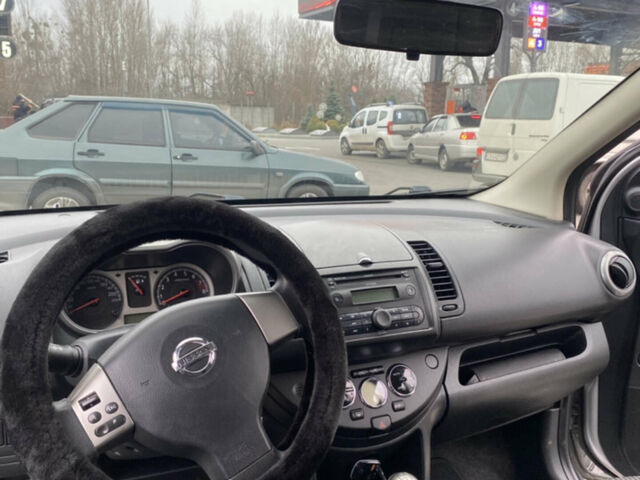 Сірий Ніссан Ноут, об'ємом двигуна 1.6 л та пробігом 215 тис. км за 4600 $, фото 26 на Automoto.ua