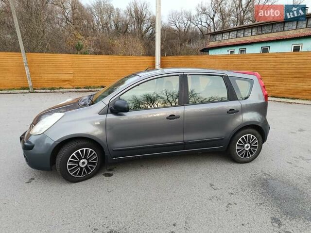 Серый Ниссан Ноут, объемом двигателя 1.4 л и пробегом 218 тыс. км за 4500 $, фото 3 на Automoto.ua