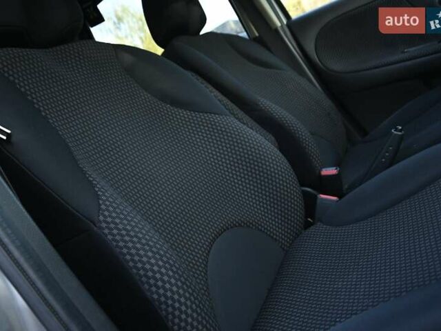 Сірий Ніссан Ноут, об'ємом двигуна 1.6 л та пробігом 198 тис. км за 5150 $, фото 29 на Automoto.ua