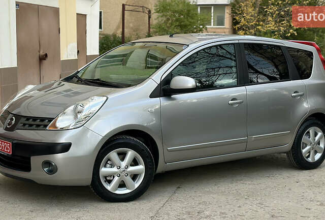 Сірий Ніссан Ноут, об'ємом двигуна 1.4 л та пробігом 130 тис. км за 5450 $, фото 16 на Automoto.ua