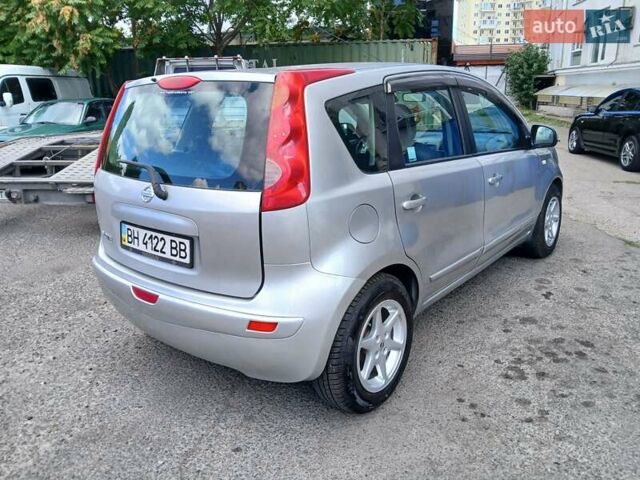 Серый Ниссан Ноут, объемом двигателя 1.6 л и пробегом 200 тыс. км за 4300 $, фото 7 на Automoto.ua