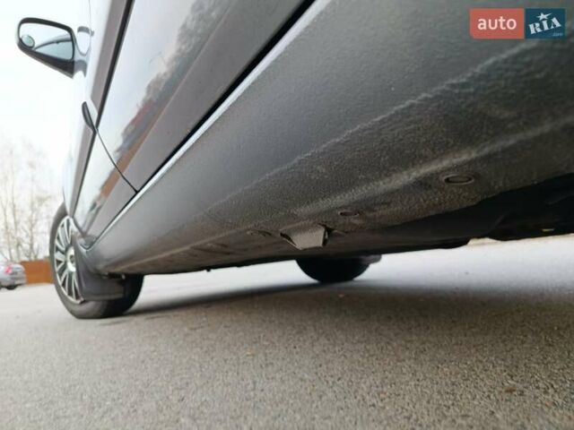 Серый Ниссан Ноут, объемом двигателя 1.4 л и пробегом 218 тыс. км за 4500 $, фото 19 на Automoto.ua