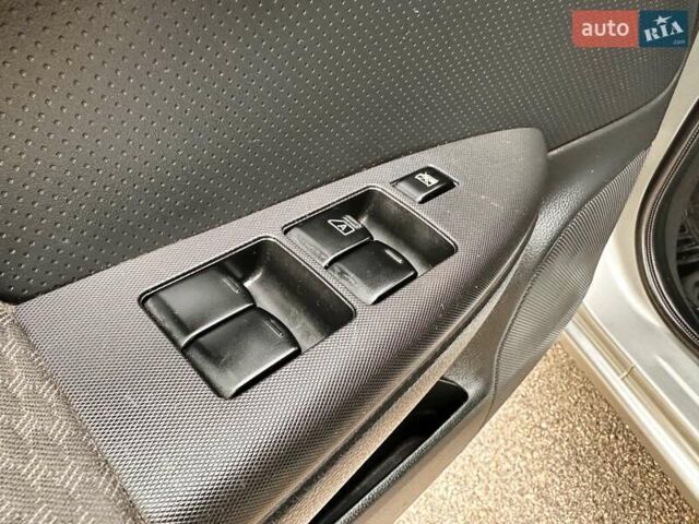 Серый Ниссан Ноут, объемом двигателя 1.4 л и пробегом 208 тыс. км за 5000 $, фото 25 на Automoto.ua