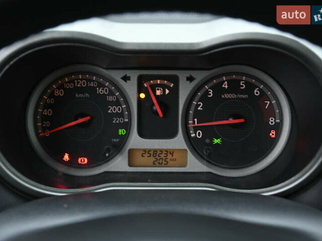 Сірий Ніссан Ноут, об'ємом двигуна 1.6 л та пробігом 258 тис. км за 5150 $, фото 19 на Automoto.ua