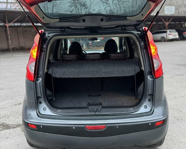 Серый Ниссан Ноут, объемом двигателя 1.6 л и пробегом 168 тыс. км за 6750 $, фото 28 на Automoto.ua