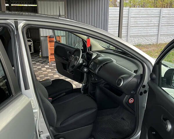 Серый Ниссан Ноут, объемом двигателя 1.6 л и пробегом 192 тыс. км за 5700 $, фото 18 на Automoto.ua