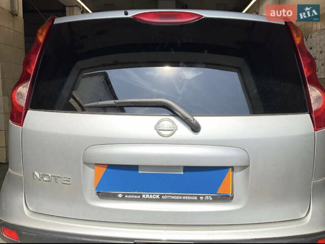 Сірий Ніссан Ноут, об'ємом двигуна 1.4 л та пробігом 130 тис. км за 5450 $, фото 100 на Automoto.ua