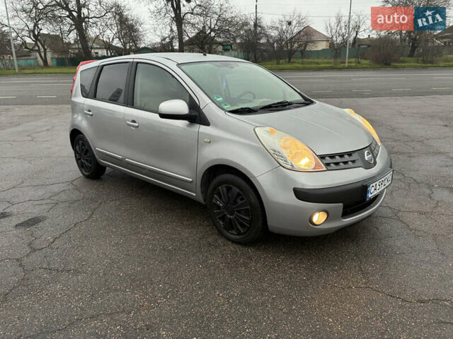 Сірий Ніссан Ноут, об'ємом двигуна 1.6 л та пробігом 131 тис. км за 6200 $, фото 1 на Automoto.ua