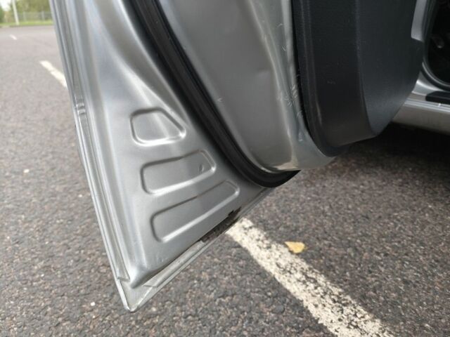 Серый Ниссан Ноут, объемом двигателя 1.5 л и пробегом 203 тыс. км за 5850 $, фото 3 на Automoto.ua