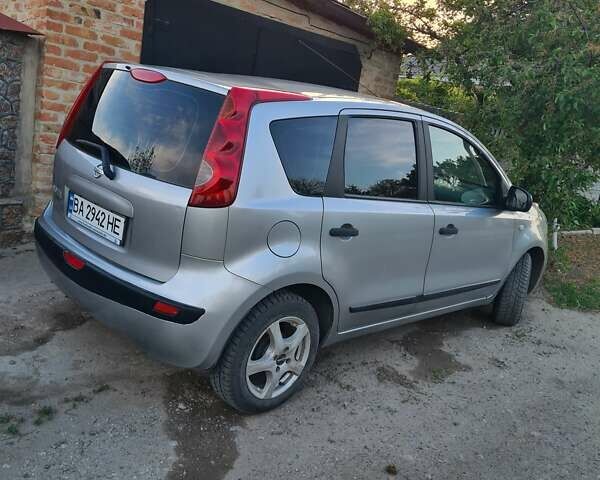 Сірий Ніссан Ноут, об'ємом двигуна 1.4 л та пробігом 224 тис. км за 5500 $, фото 3 на Automoto.ua