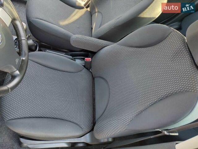Серый Ниссан Ноут, объемом двигателя 1.4 л и пробегом 230 тыс. км за 4999 $, фото 14 на Automoto.ua