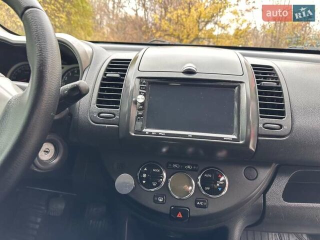 Серый Ниссан Ноут, объемом двигателя 1.4 л и пробегом 208 тыс. км за 5000 $, фото 12 на Automoto.ua