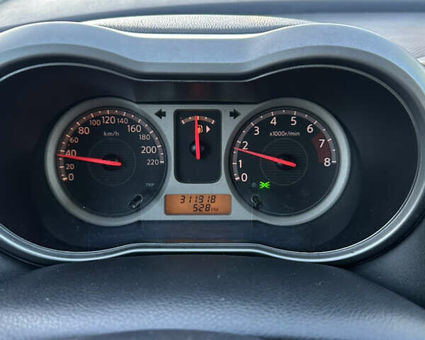 Серый Ниссан Ноут, объемом двигателя 1.6 л и пробегом 311 тыс. км за 5100 $, фото 35 на Automoto.ua