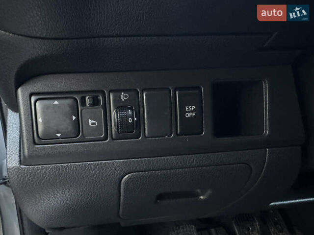 Сірий Ніссан Ноут, об'ємом двигуна 1.39 л та пробігом 178 тис. км за 5150 $, фото 15 на Automoto.ua