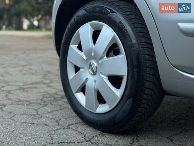 Сірий Ніссан Ноут, об'ємом двигуна 1.39 л та пробігом 178 тис. км за 5150 $, фото 27 на Automoto.ua