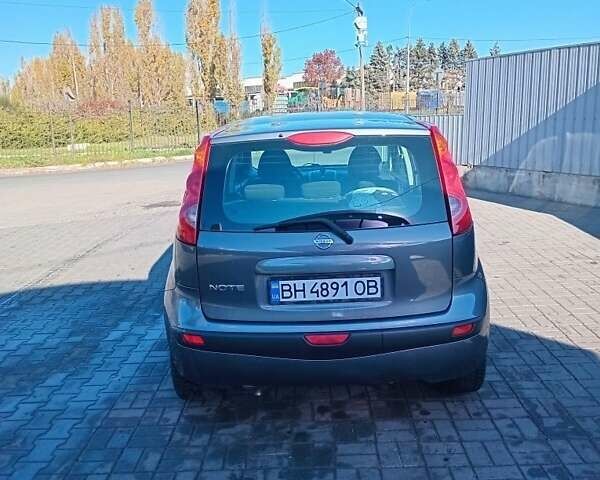 Сірий Ніссан Ноут, об'ємом двигуна 1.6 л та пробігом 175 тис. км за 6500 $, фото 1 на Automoto.ua