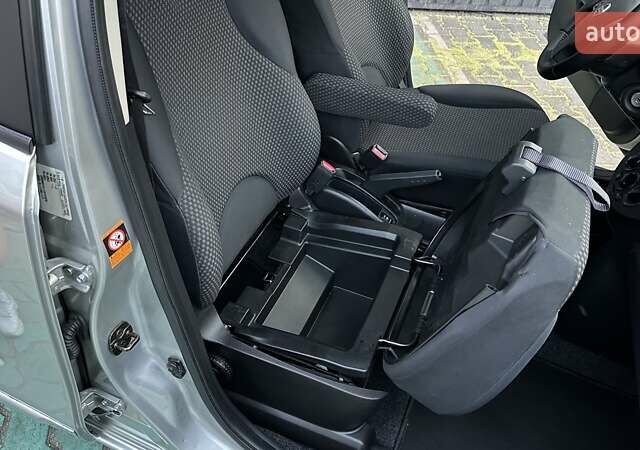 Серый Ниссан Ноут, объемом двигателя 1.6 л и пробегом 181 тыс. км за 5999 $, фото 49 на Automoto.ua