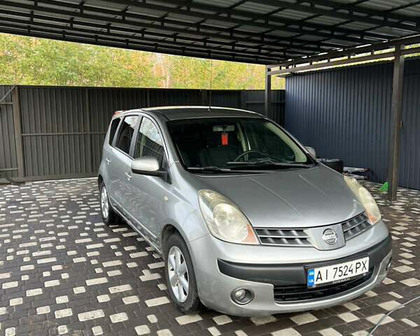 Серый Ниссан Ноут, объемом двигателя 1.6 л и пробегом 192 тыс. км за 5700 $, фото 1 на Automoto.ua